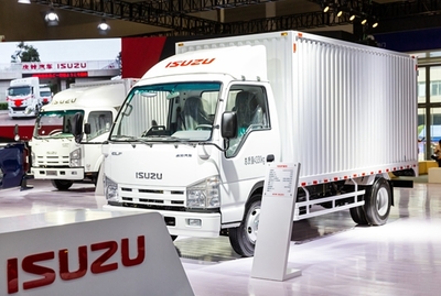 恒者當(dāng)先 慶鈴七款精品車型亮相重慶車展，引領(lǐng)道路貨物運(yùn)輸新篇章